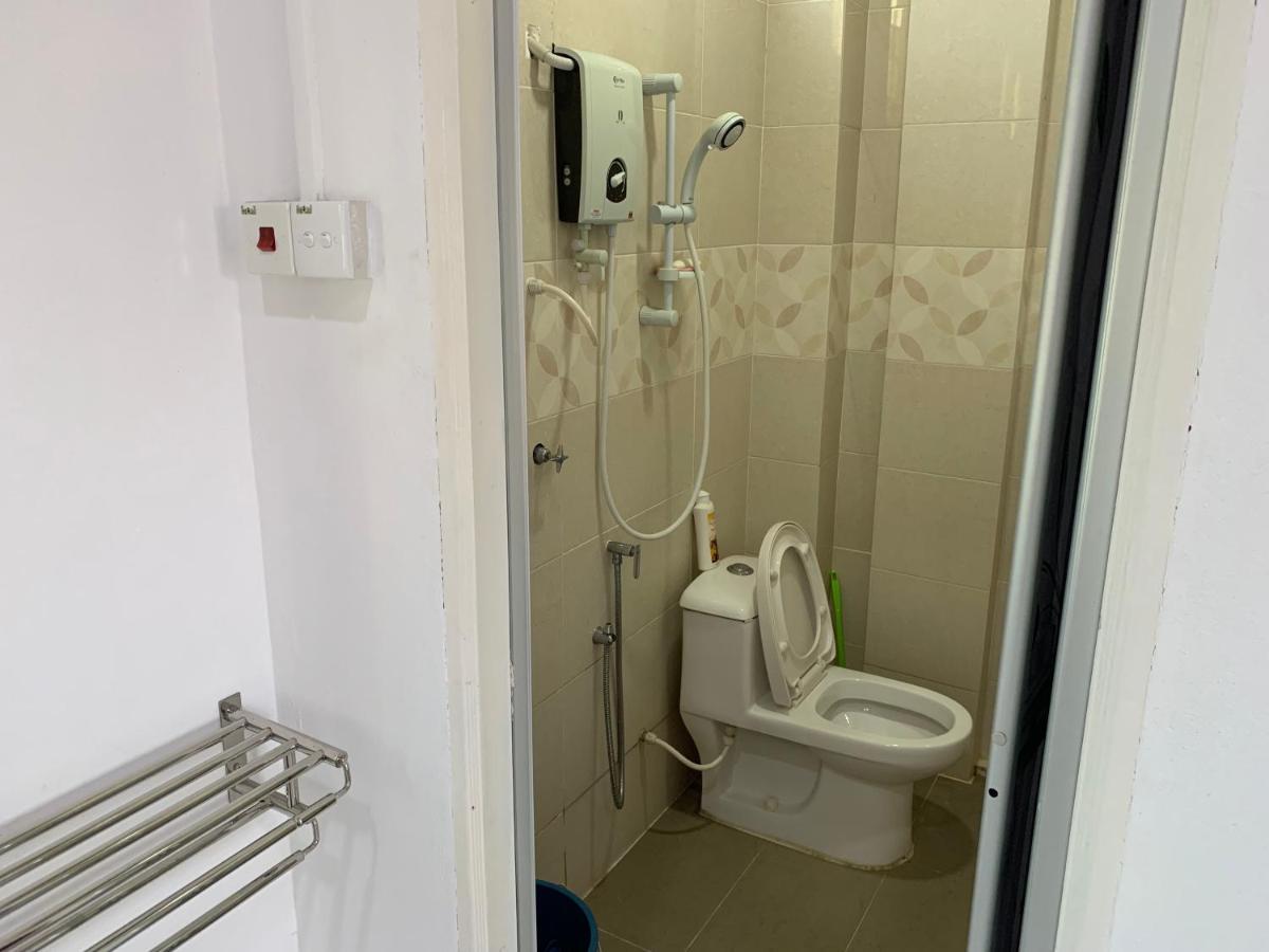 Wan Danisha Villa Inn Kota Bharu Bagian luar foto